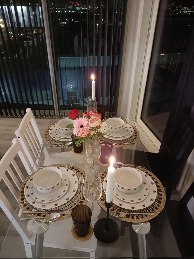 One West Point , Icon Tower Apartment London Ngoại thất bức ảnh