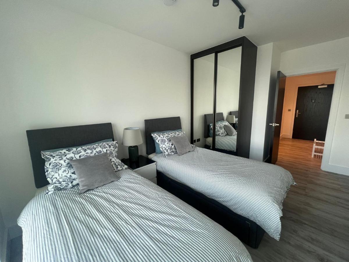 One West Point , Icon Tower Apartment London Ngoại thất bức ảnh