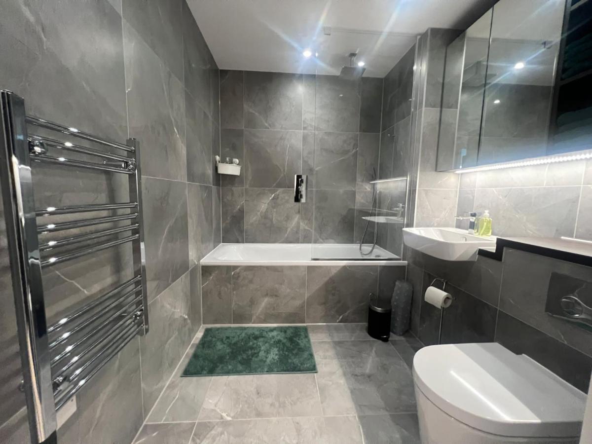 One West Point , Icon Tower Apartment London Ngoại thất bức ảnh
