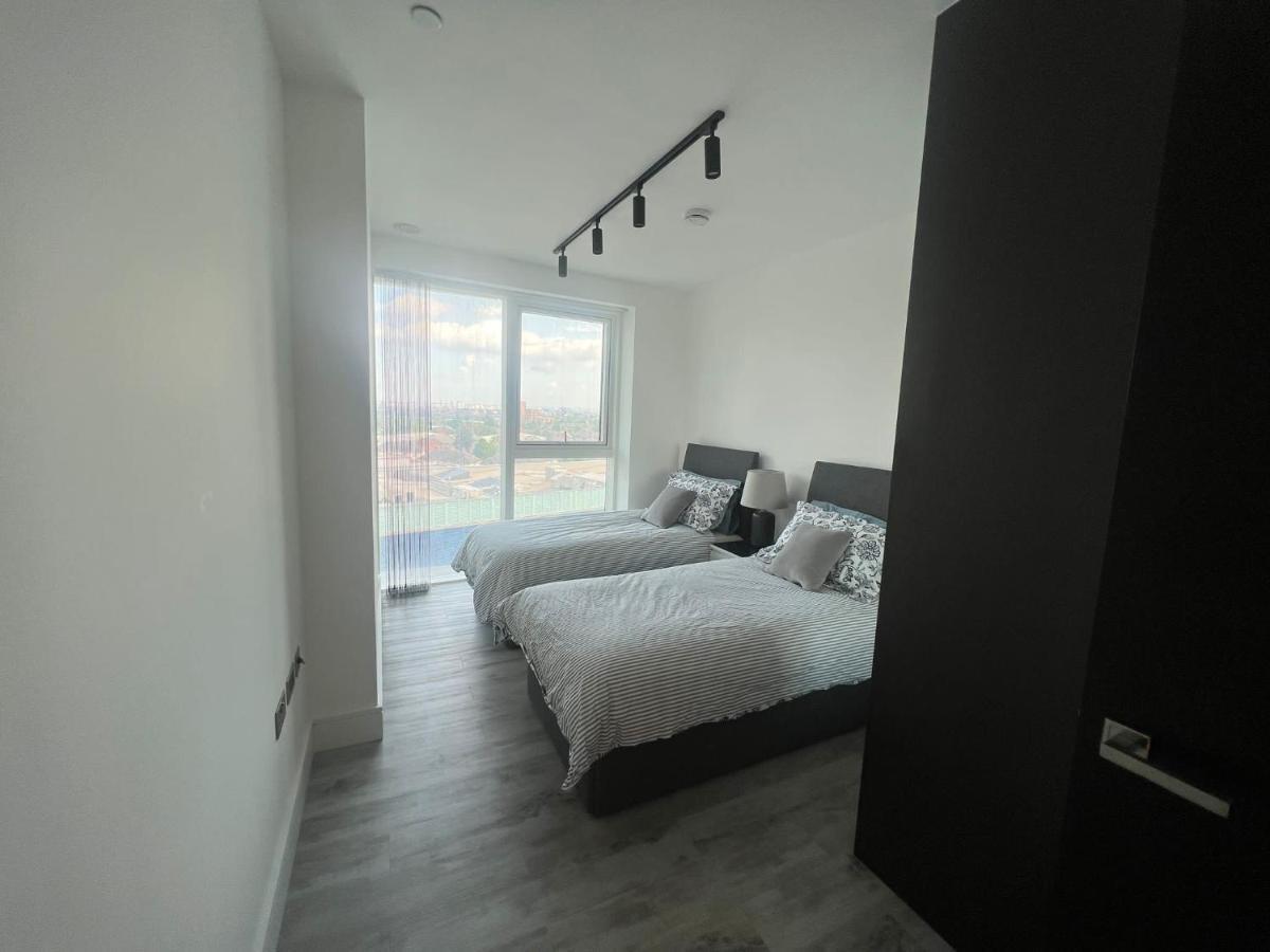 One West Point , Icon Tower Apartment London Ngoại thất bức ảnh