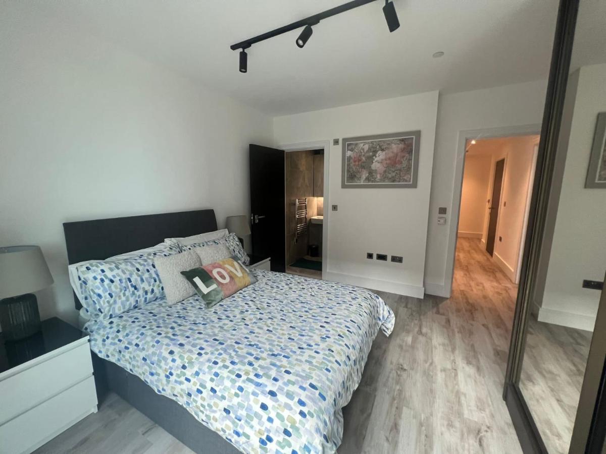 One West Point , Icon Tower Apartment London Ngoại thất bức ảnh