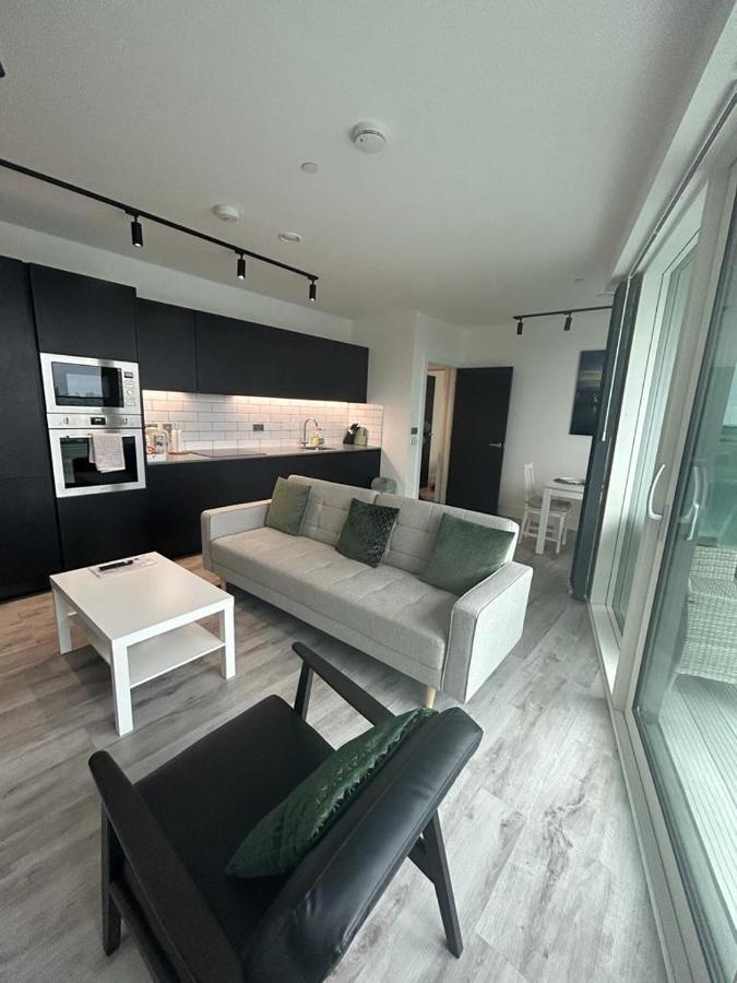 One West Point , Icon Tower Apartment London Ngoại thất bức ảnh