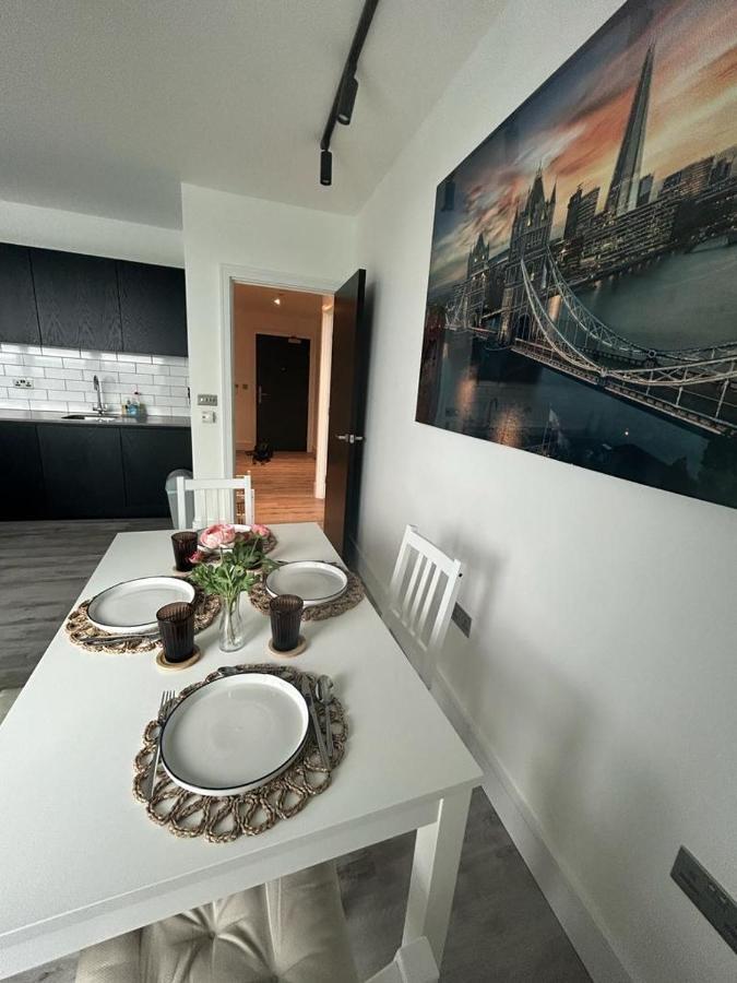 One West Point , Icon Tower Apartment London Ngoại thất bức ảnh